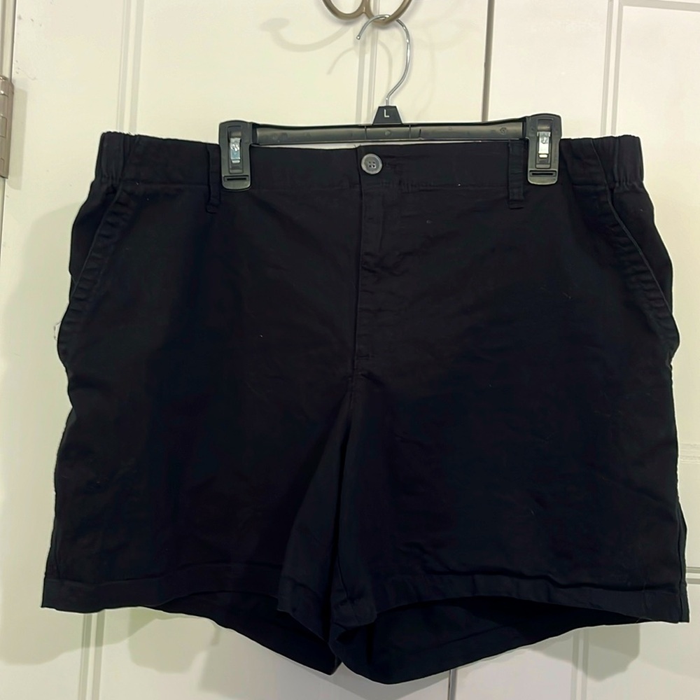 Women’s XL Old Navy chinos with elastic waistband.